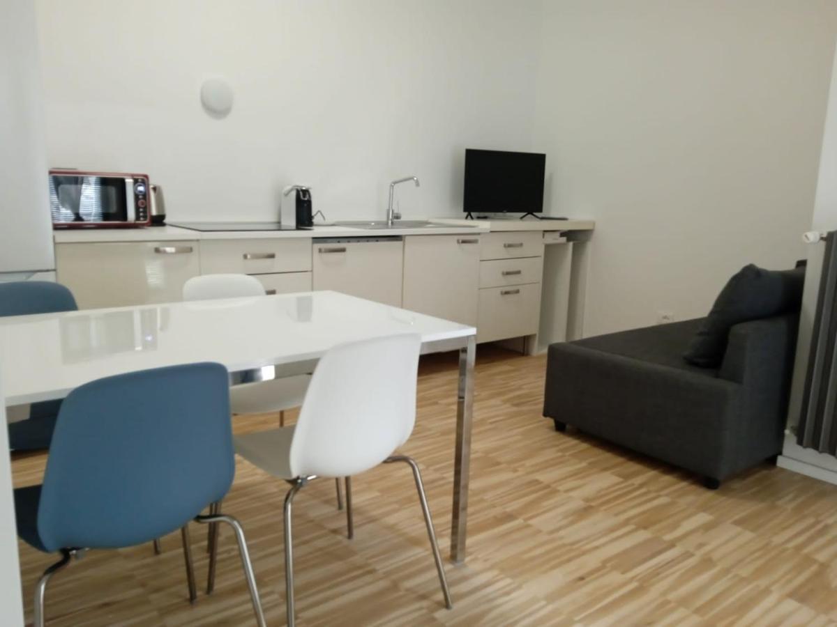 Apartment Via D'Apulia 11 มิลาน ภายนอก รูปภาพ