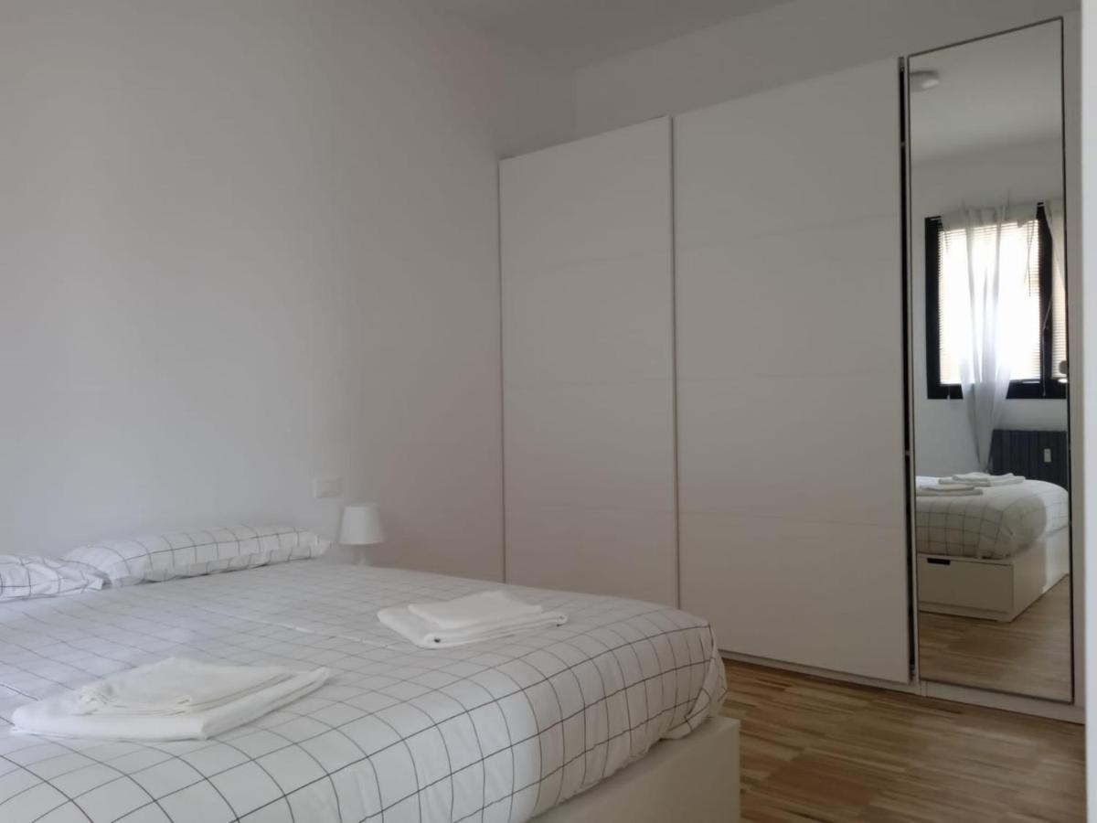 Apartment Via D'Apulia 11 มิลาน ภายนอก รูปภาพ
