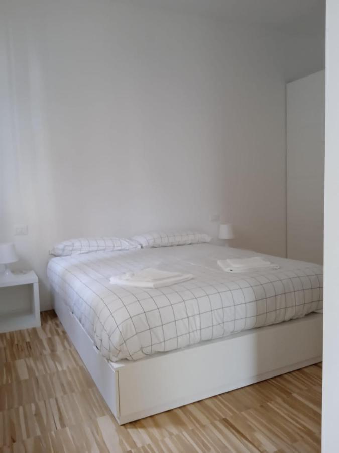 Apartment Via D'Apulia 11 มิลาน ภายนอก รูปภาพ