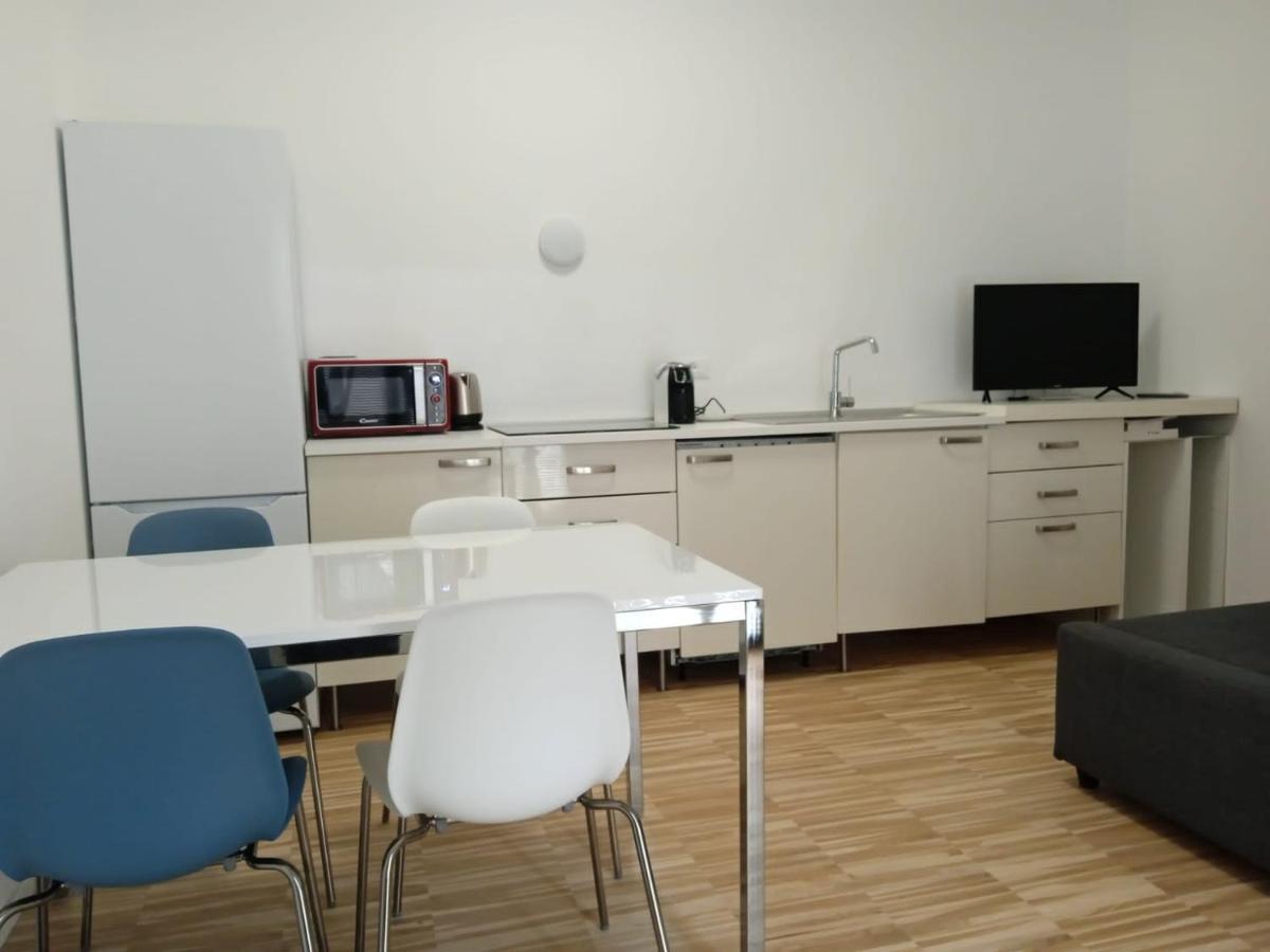 Apartment Via D'Apulia 11 มิลาน ภายนอก รูปภาพ