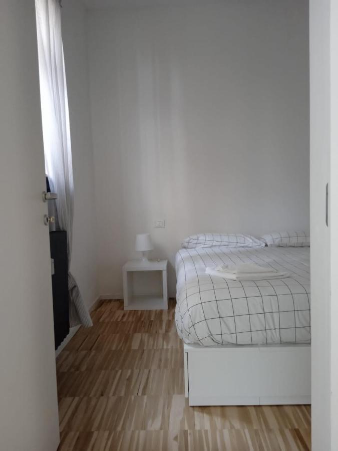 Apartment Via D'Apulia 11 มิลาน ภายนอก รูปภาพ